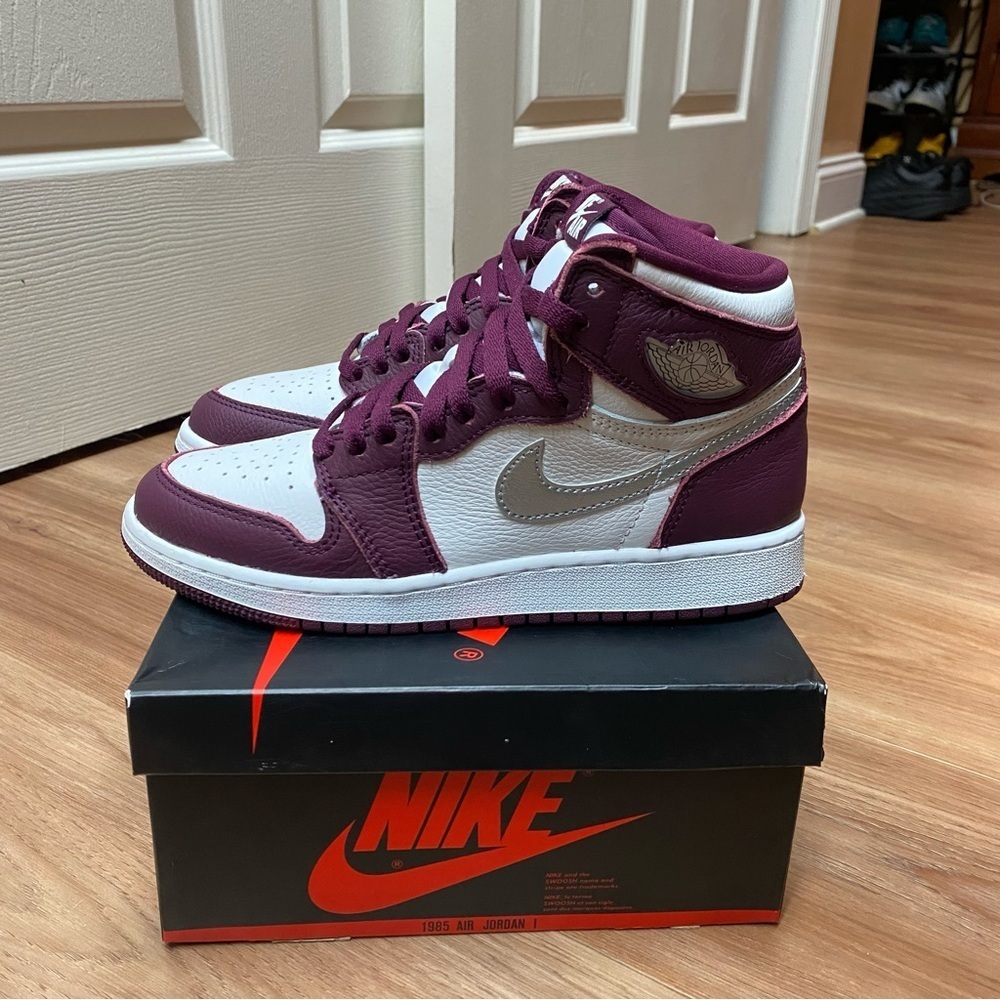 Air Jordan 1 Retro High OG GS "Bordeaux/White/Metallic Silver" Size 6.5 - Picture 3 of 9
